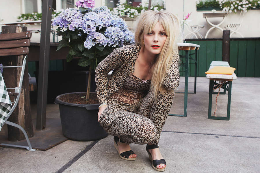 mette lindberg feet 3