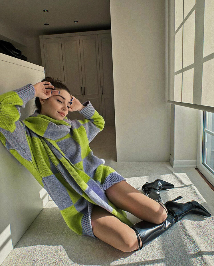 mia ellingsen feet 6