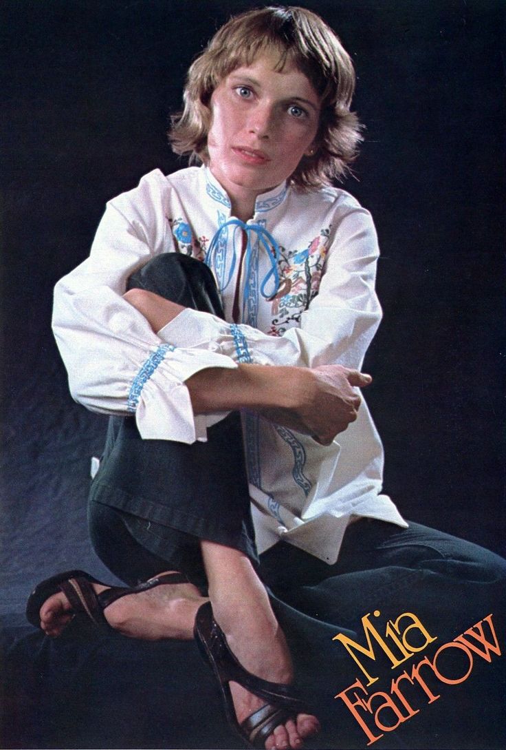 mia farrow feet 3