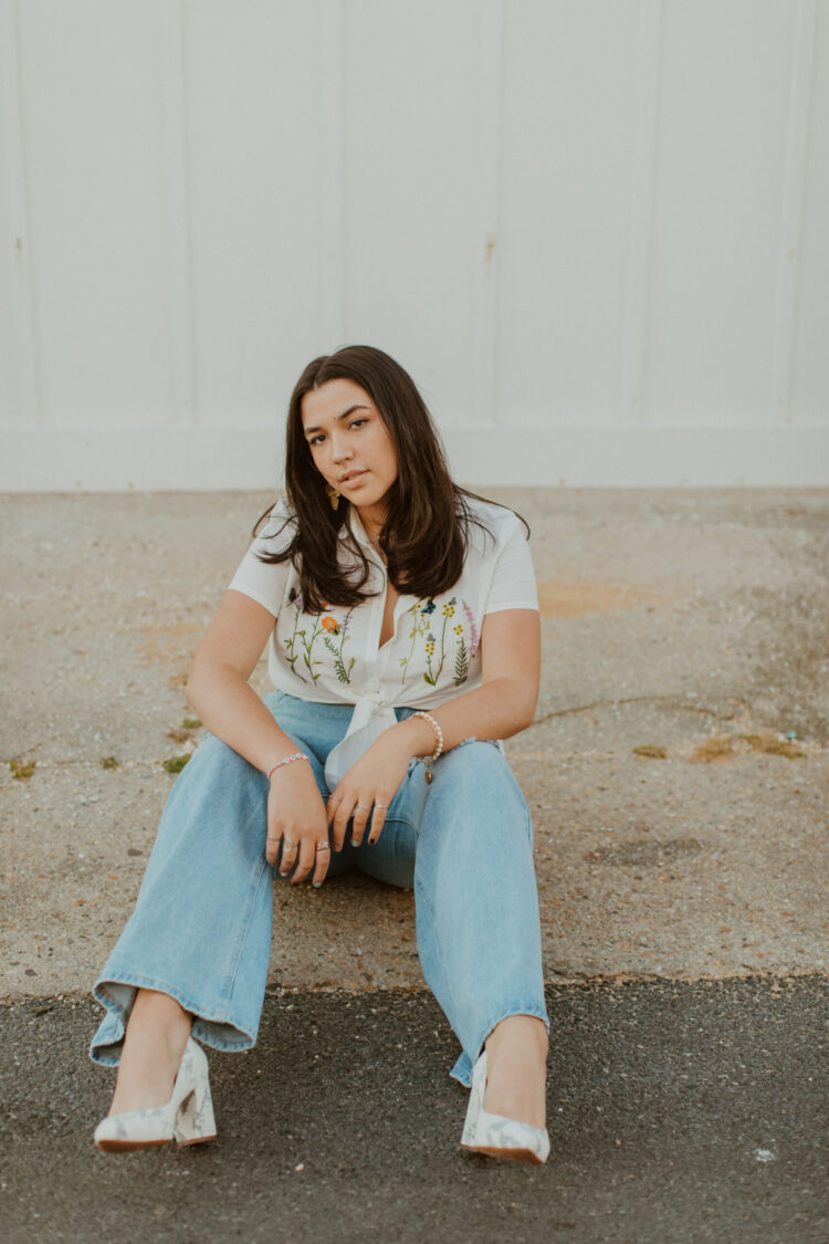 mia giovina feet scaled