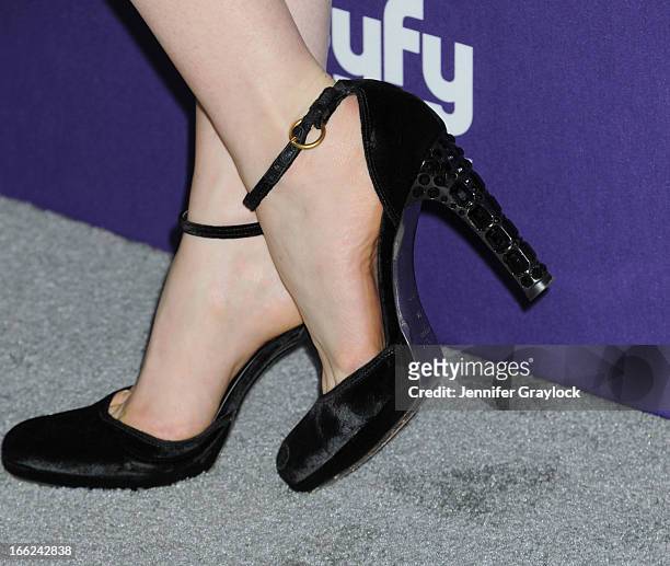 mia kirshner feet 5