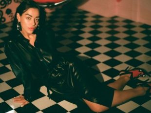 mia lauren green feet 5