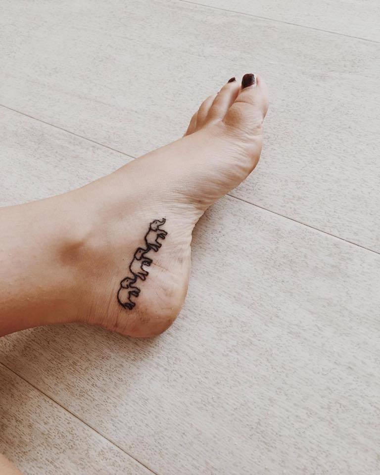 mia mckenna bruce feet