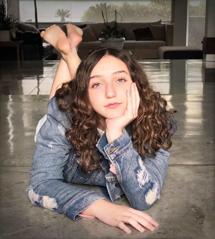 mia rubin legarreta feet 3