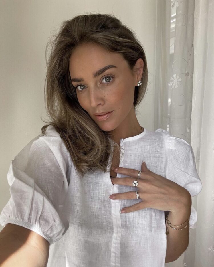 michaela byggmark deler feet 2