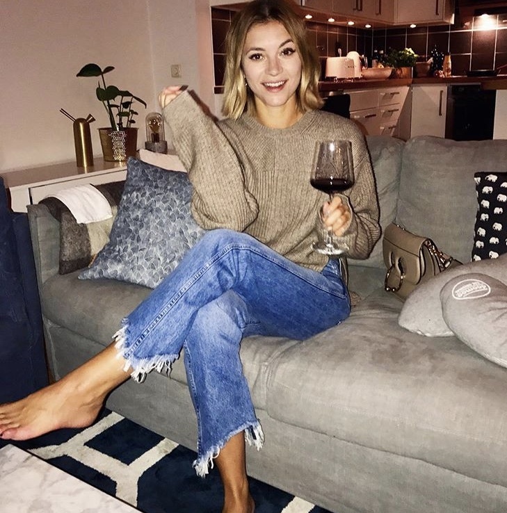 michaela forni feet 3