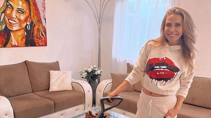 michaela ochotska feet 6