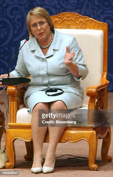 michele bachelet feet 3