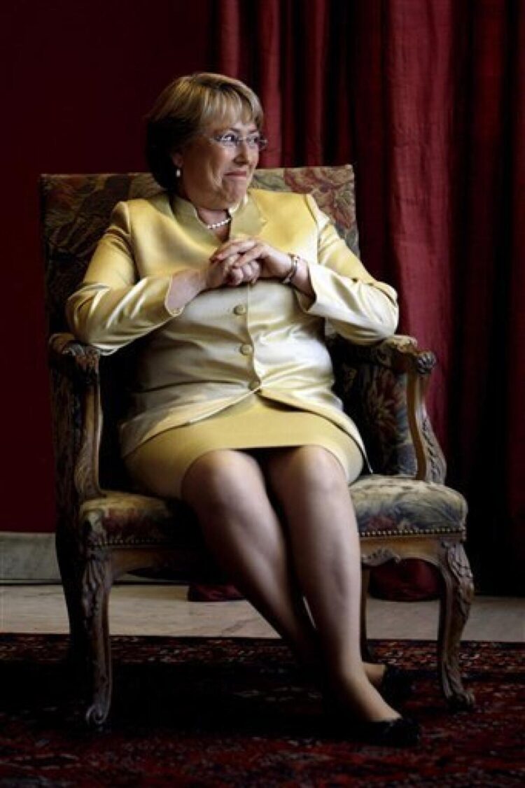 michele bachelet feet