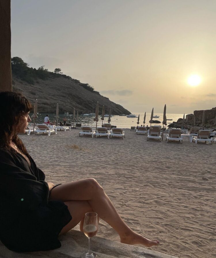 michele hicks feet 5