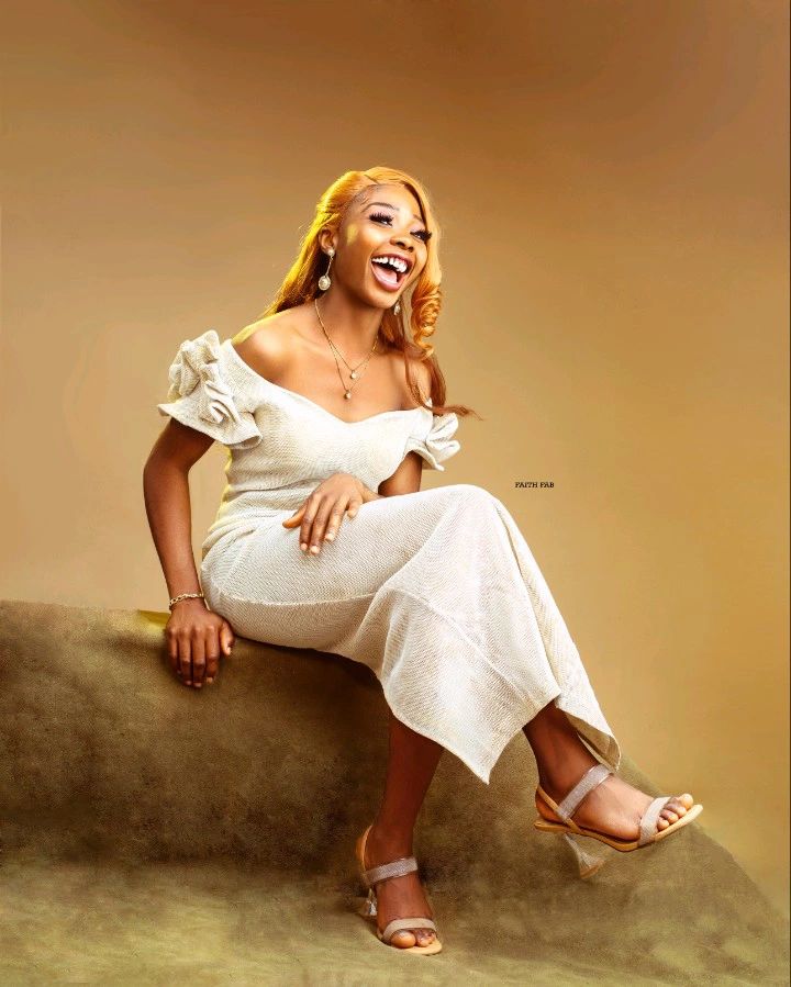 michele wallace feet 3