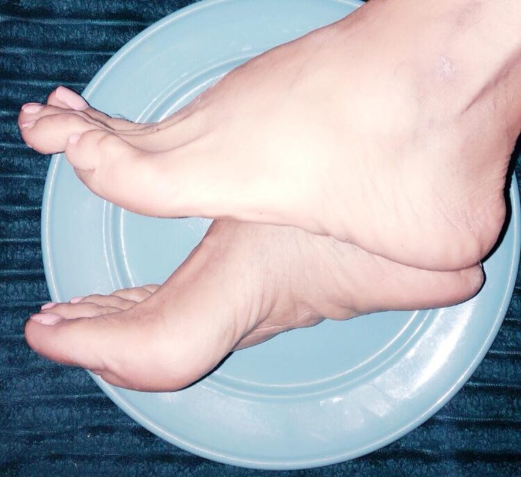 michelle beadle feet 3