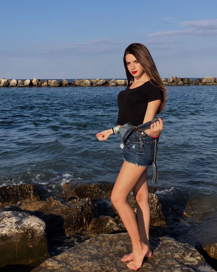 michelle cavallaro feet