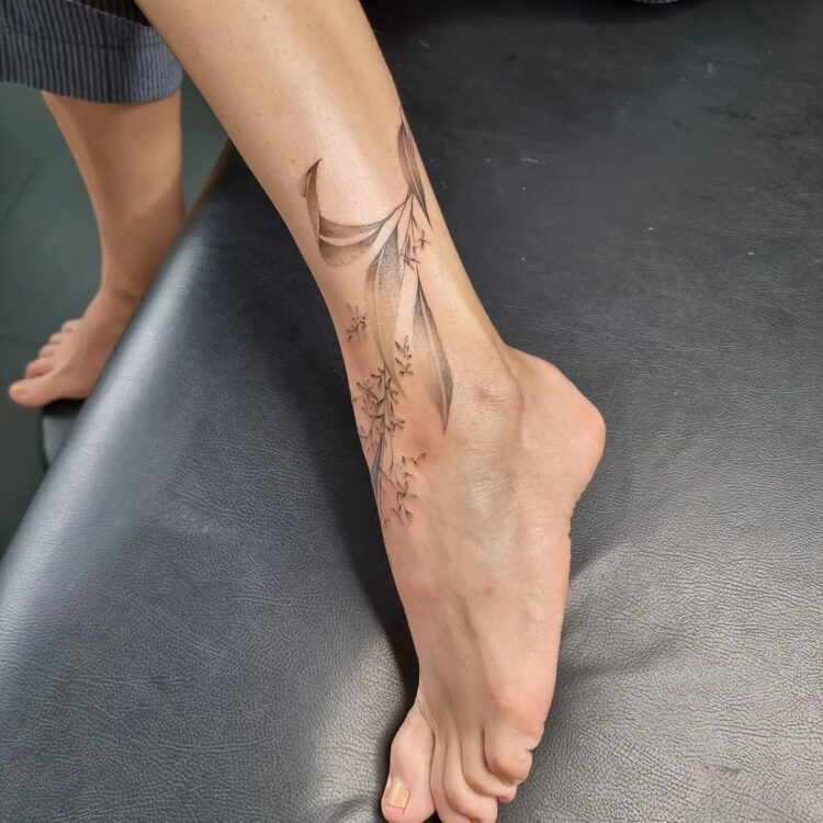 michelle loreto feet 4