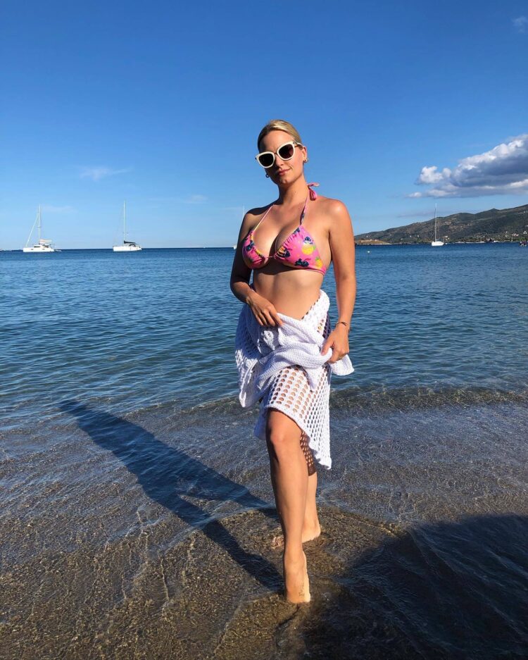 michelle taurel feet