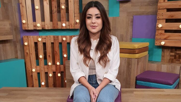 michely manuely feet 5