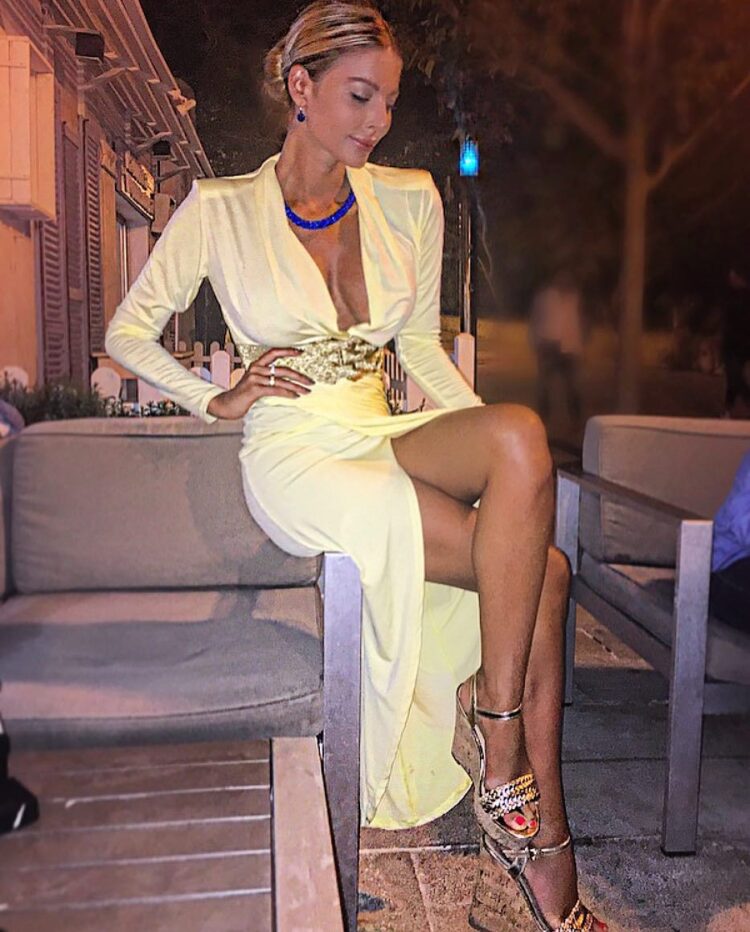 micol azzurro feet 1