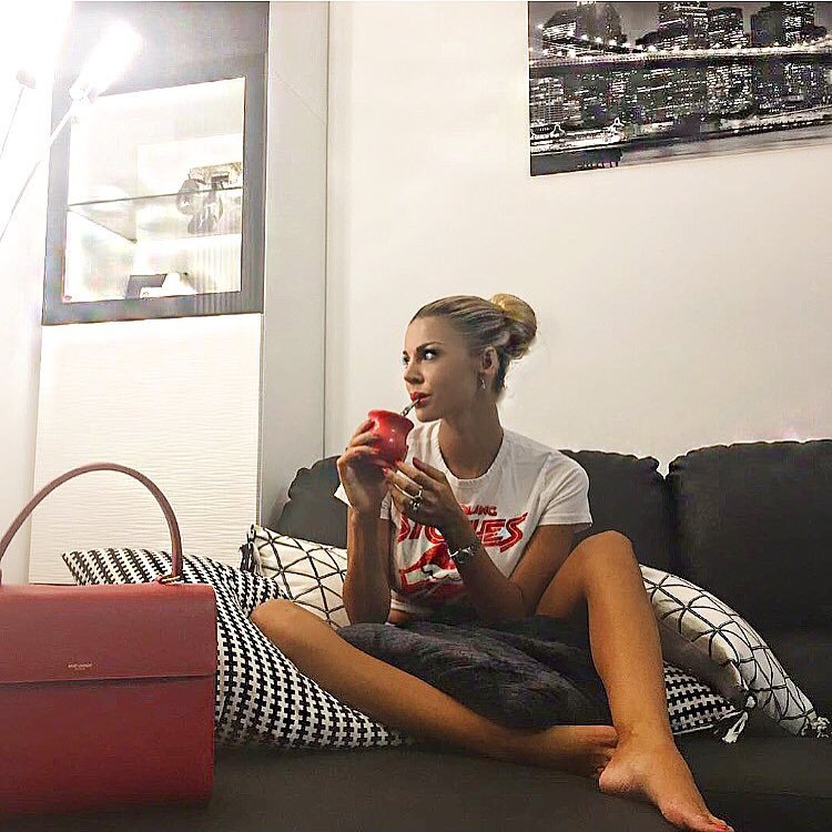 micol azzurro feet 2