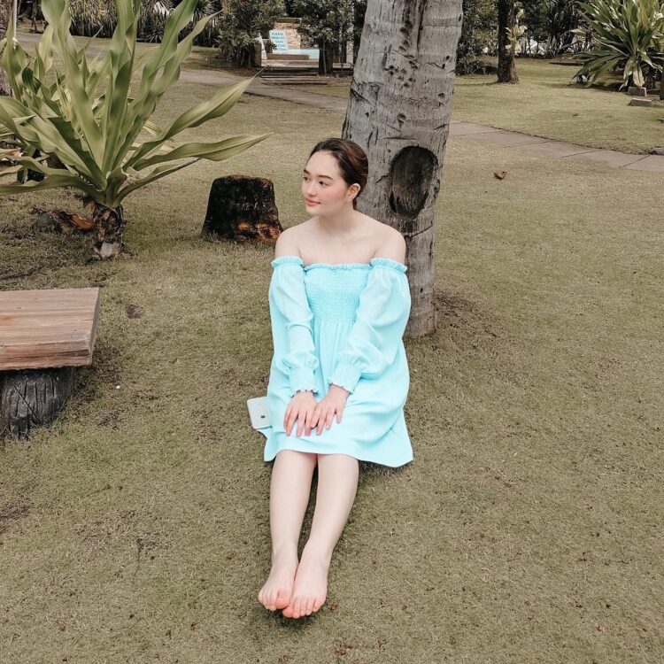 mika dela cruz feet 2