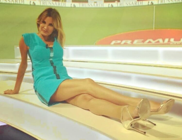 mikaela calcagno feet 4