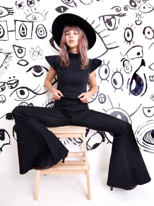 mikaela davis feet 5