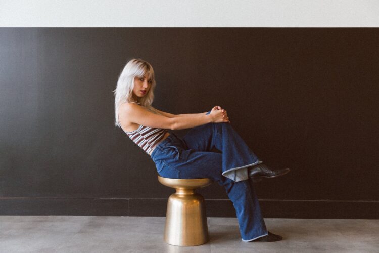 mikaela davis feet 6