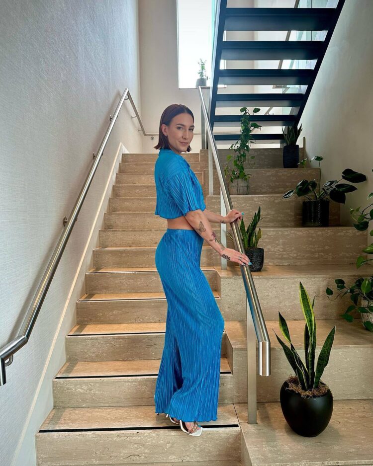 mikaela mayer feet 6