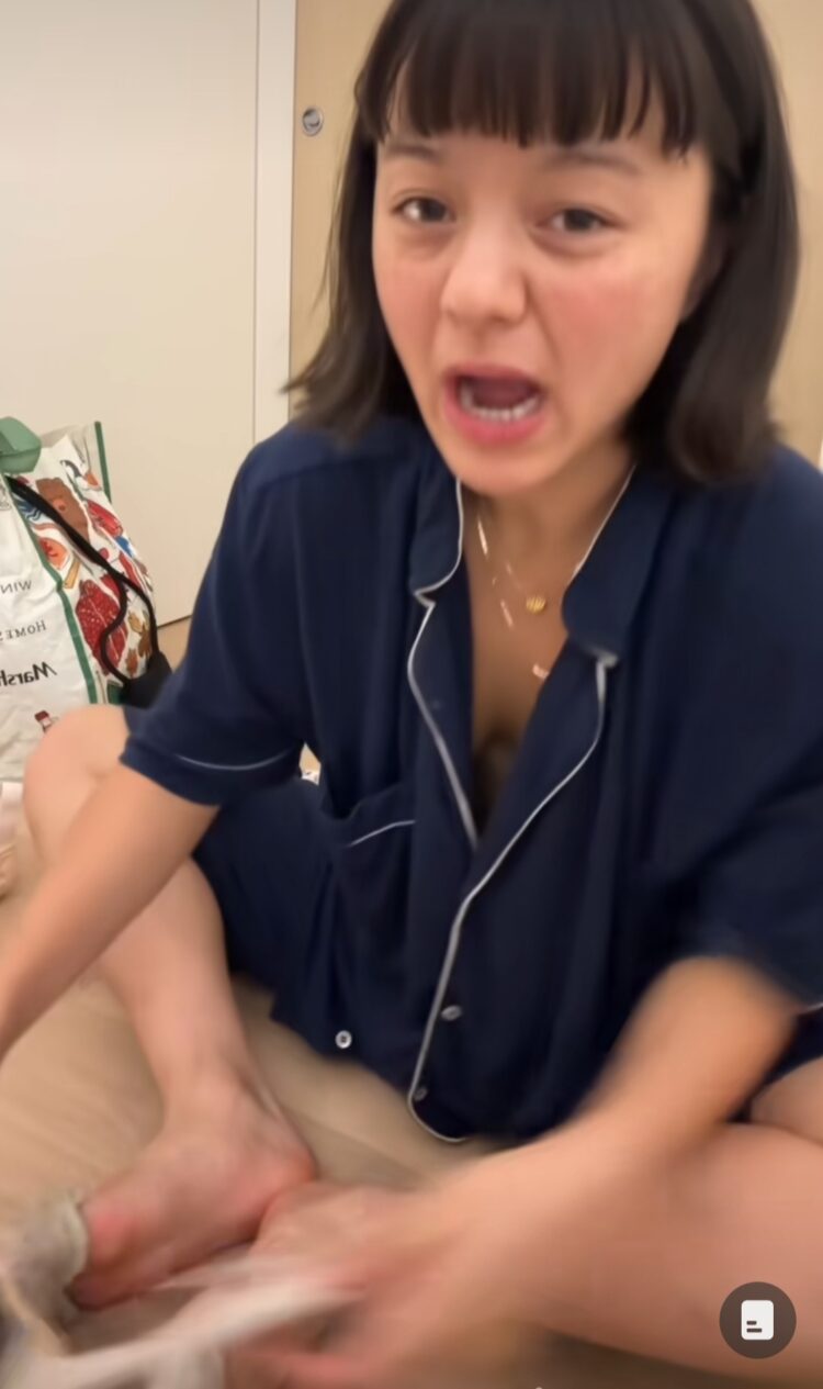 mikayla shock feet 2