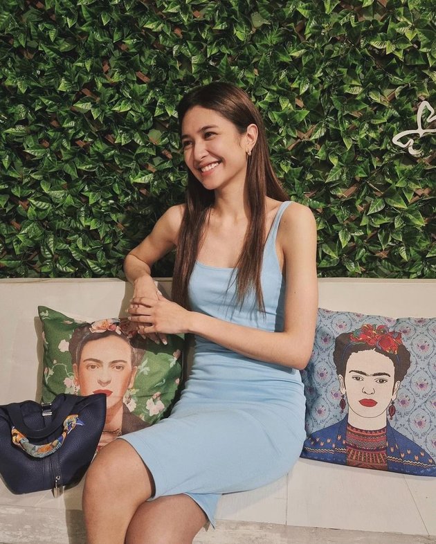 mikha tambayong feet 6