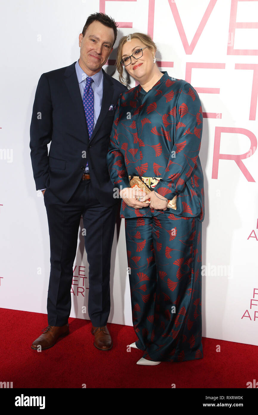 mikki raymond feet 6