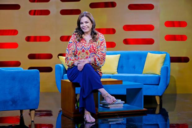 milagros leiva feet 5