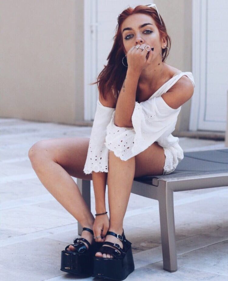 milagros masini feet 3