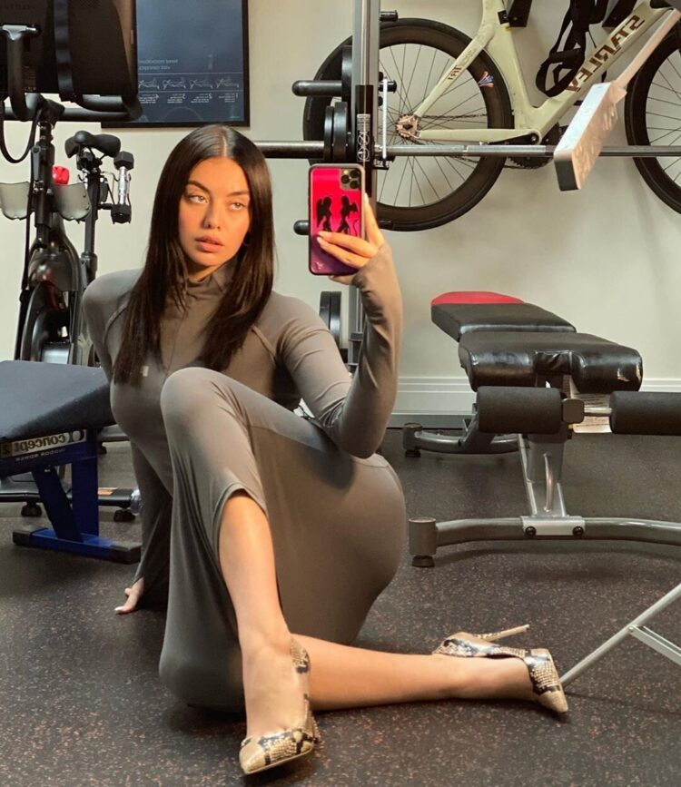 millie hannah feet 1