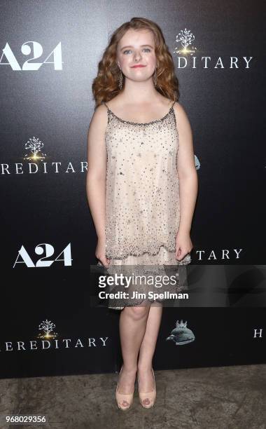 milly shapiro feet 3