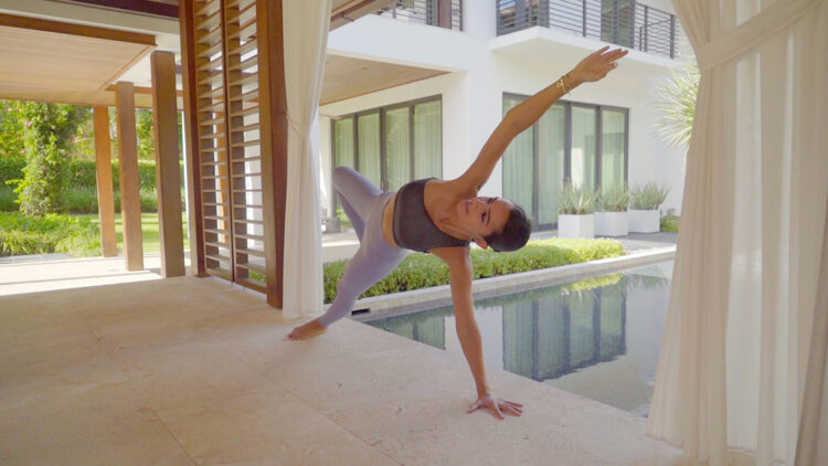 mimi yoga feet 4