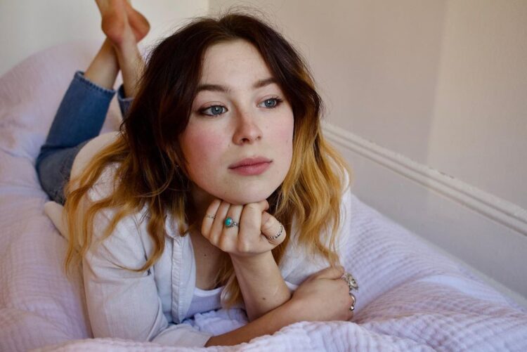 mina sundwall feet 4