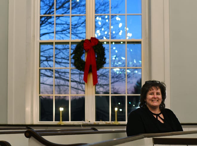 minister dawn feet 3