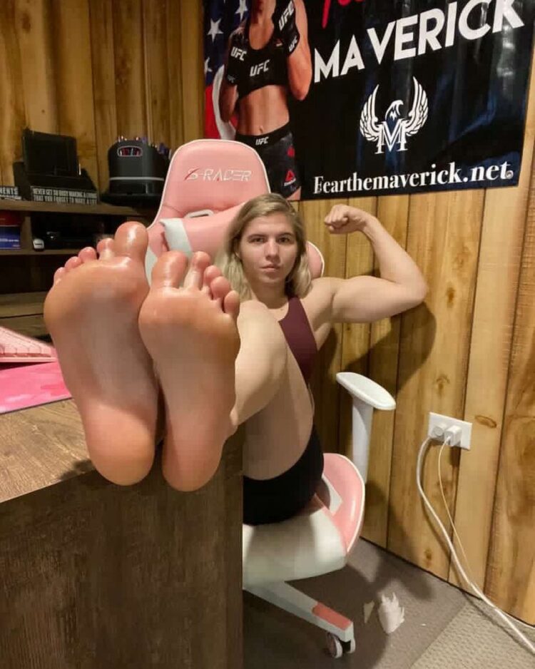 miranda maverick feet 1