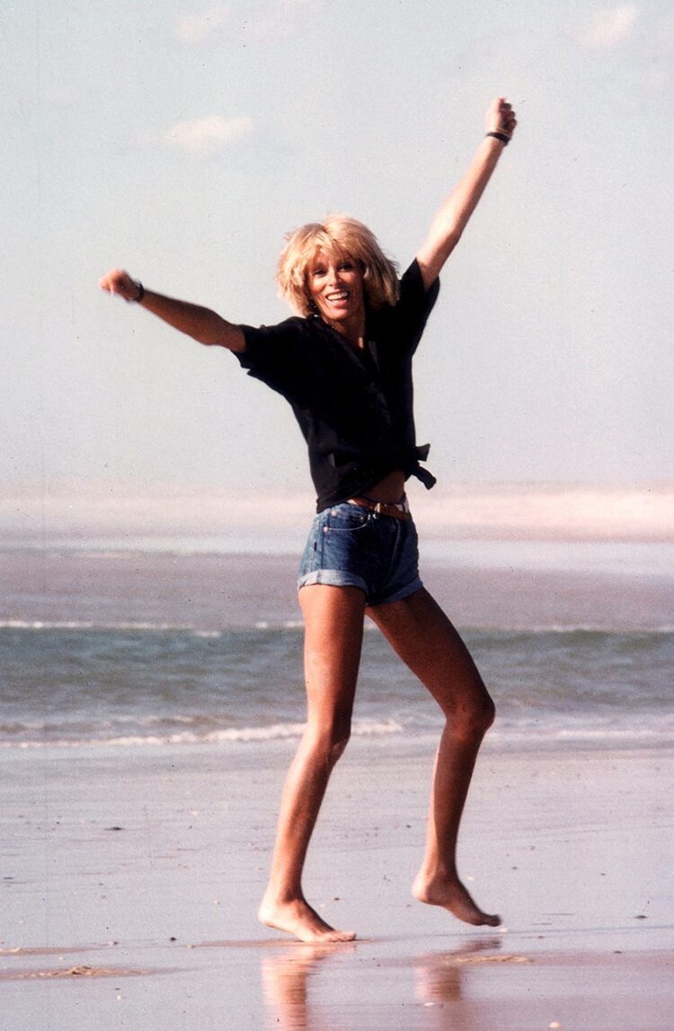 mireille darc feet 3