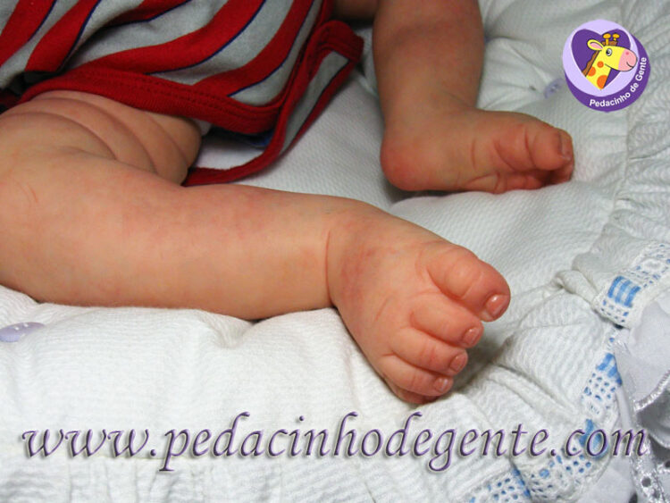 mirelle candeloro feet