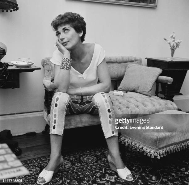 miriam karlin feet