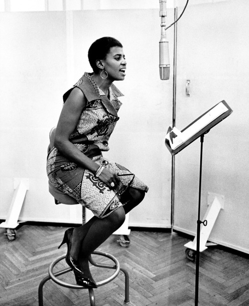 miriam makeba feet 4