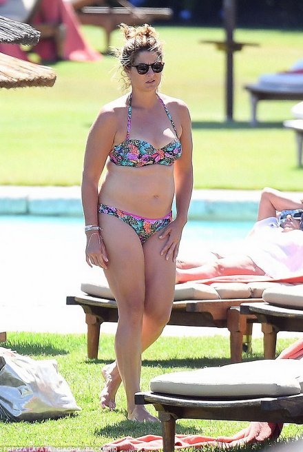 mirka federer feet 3