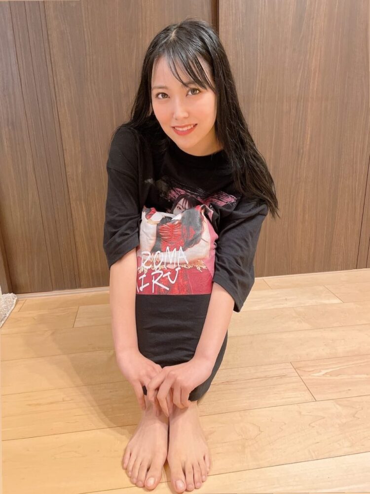 miru shiroma feet