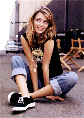 mischa crossing feet 6