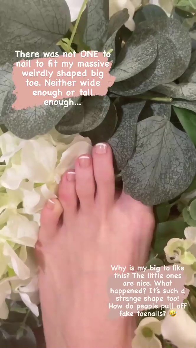 miss weirdly feet 3