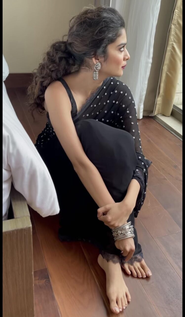 mithila palkar feet