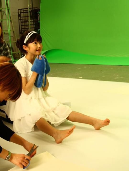 moa kikuchi feet 5