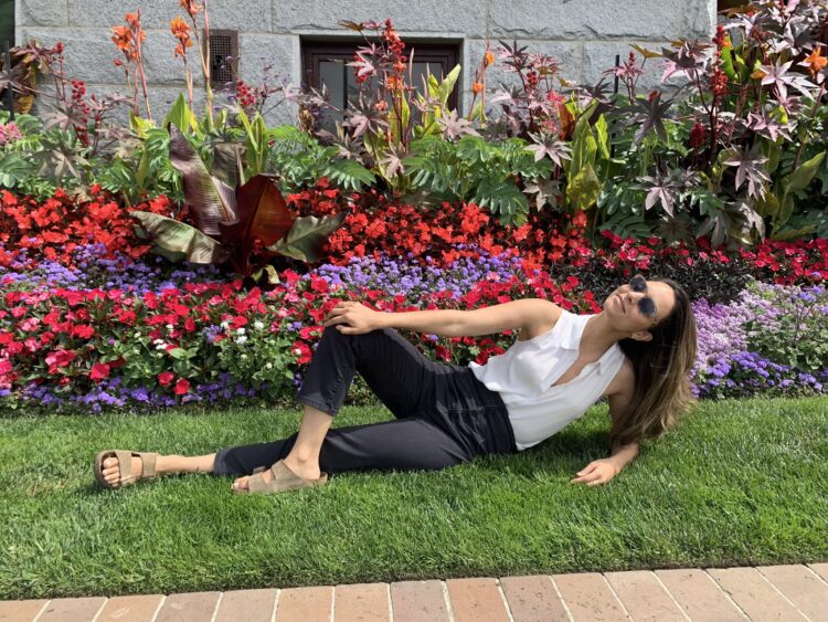 model tala feet 3