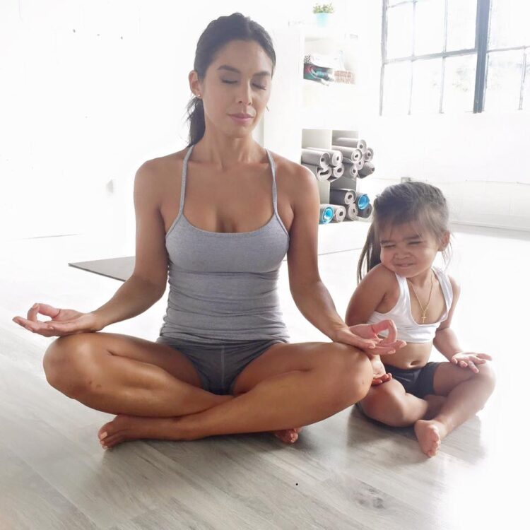 modern mama feet 1